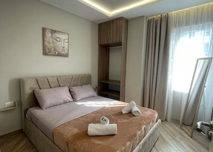 Guesthouse3 טיראנה